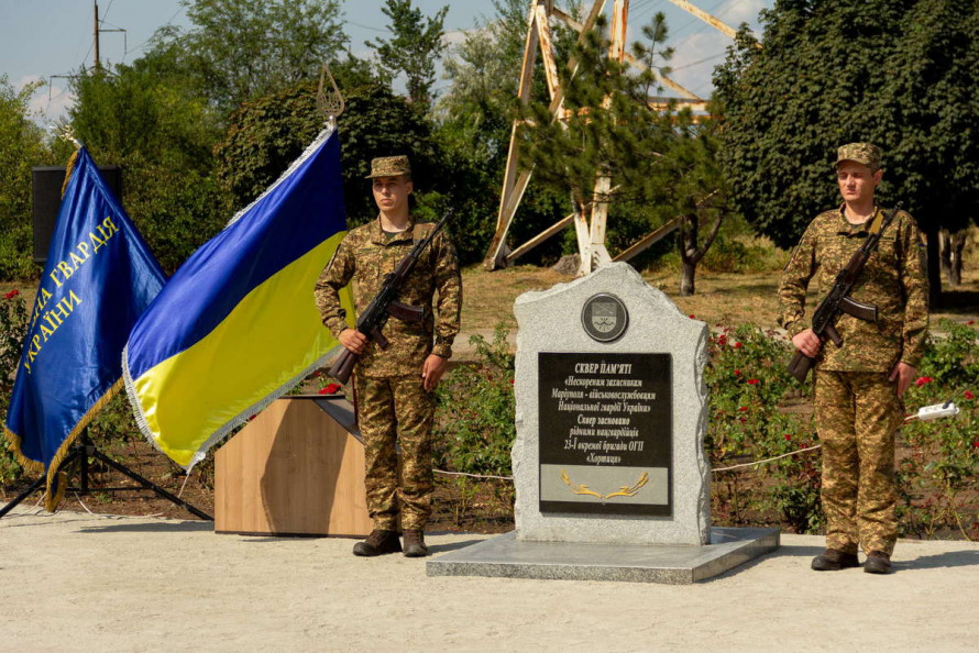 У Запоріжжі відкрили Алею Слави захисникам Маріуполя - фото