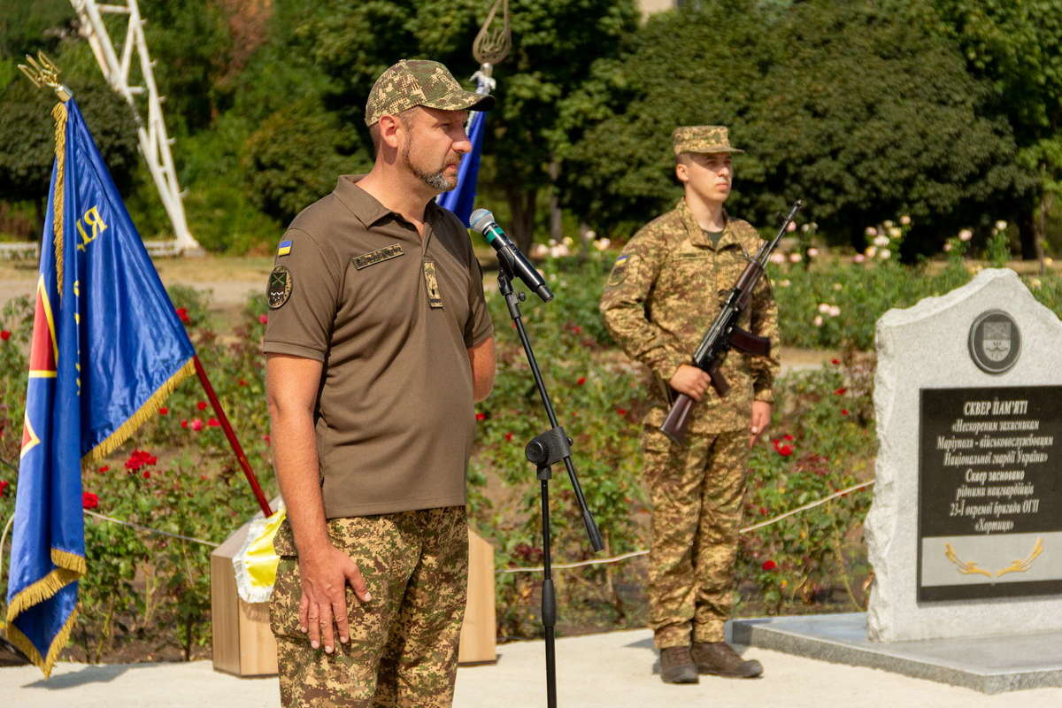 У Запоріжжі відкрили Алею Слави захисникам Маріуполя - фото