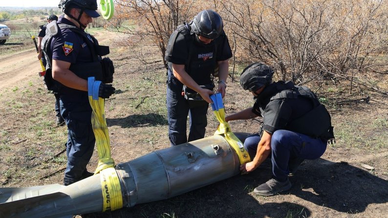 У Запорізькому районі піротехніки знищили російську авіаційну бомбу — ДСНС