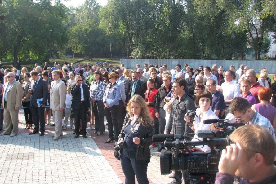 12 років тому в Запоріжжі урочисто відкрили унікальну арт-алею кованих картин - як це було (фото)