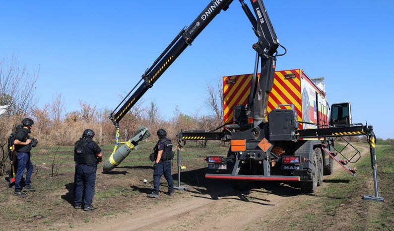 У Запорізькому районі піротехніки знищили російську авіаційну бомбу — ДСНС