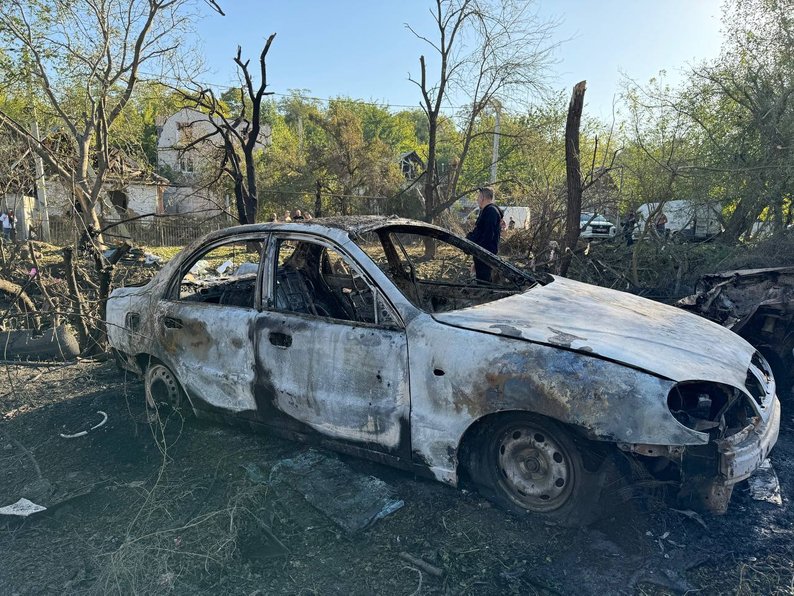 "Вискакую — всі кричать: "Сусіди, люди, хто живий?": що розповідають очевидці про нічний обстріл Запоріжжя