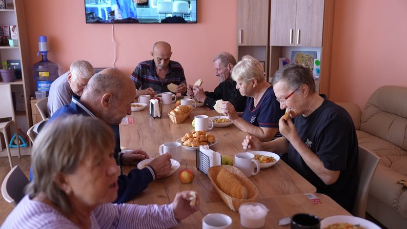 "Я прожив там 70 років, мене тягне додому і все": історія переселенця з Донеччини, який евакуювався до Запоріжжя