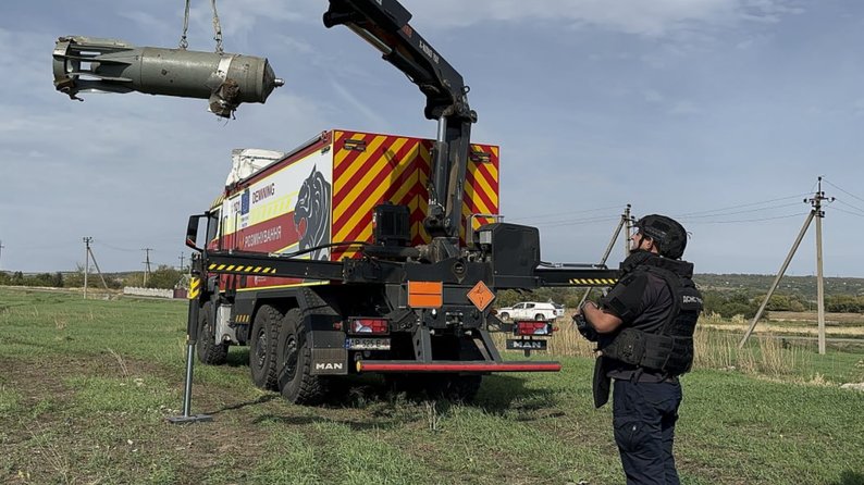 У Запорізькому районі піротехніки знищили авіаційну бомбу — ДСНС