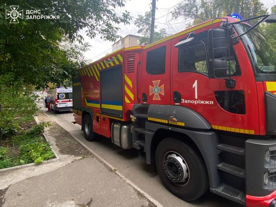 Була без свідомості - у Запоріжжі врятували жінку із задимленої квартири