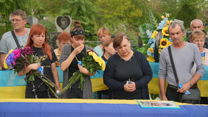 "11 місяців його шукали": у Кушугумській громаді попрощалися з військовим Сергієм Нємовим