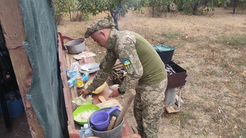 "На його солянку збігається весь батальйон": що готують фронтові кухарі на Запорізькому напрямку