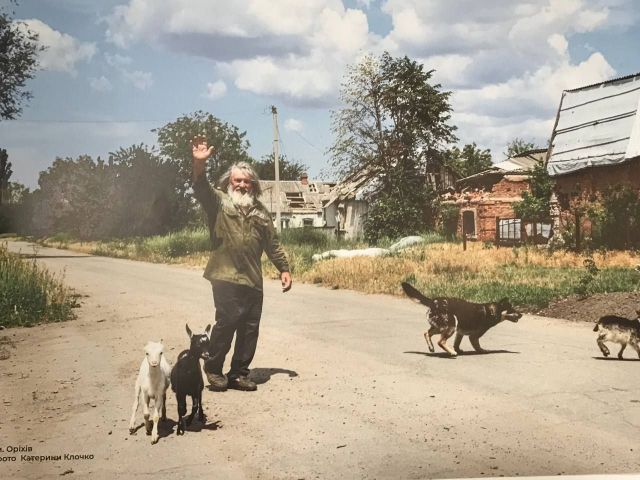 Гірка краса - у Запоріжжі відкрили фотовиставку про реалії сучасної війни