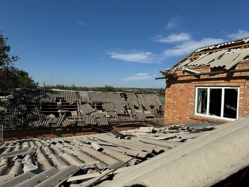 "Побило все" - що розповідають очевидці про третій поспіль обстріл Запорізького району (відео)