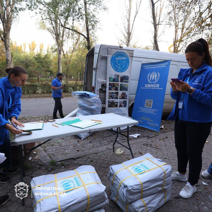 Вибиті вікна та пошкоджене майно – куди звертатись запоріжцям, чиї домівки постраждали від нічної атаки