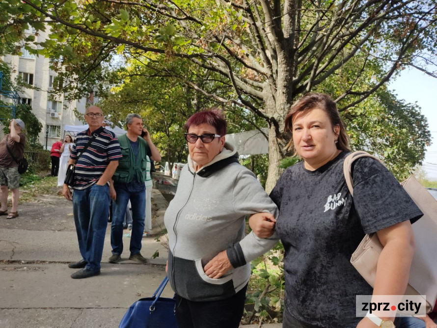 "Думала, що серце зупиниться" - що розповідають очевидці російської атаки на Запоріжжя (фото)