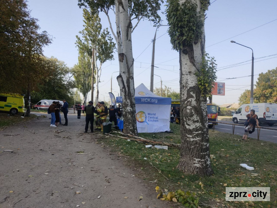 "Думала, що серце зупиниться" - що розповідають очевидці російської атаки на Запоріжжя (фото)