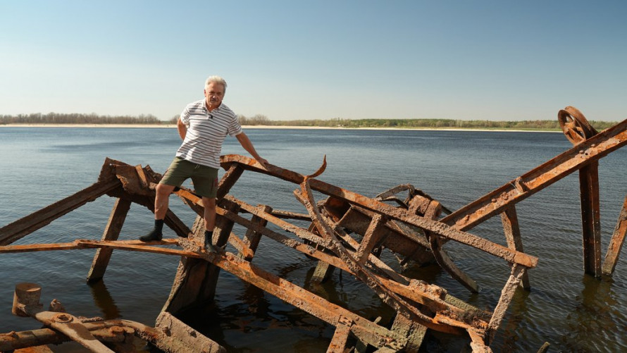 Понад 100 років пролежало під водою - у Запоріжжі знайшли старовинне судно на узбережжі Дніпра