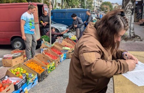 Склали три протоколи про порушення – у Запоріжжі перевірили стихійні ринки