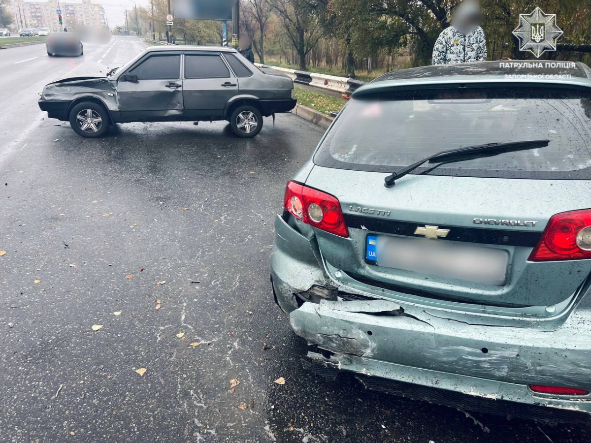 Напився та ганяв містом - у Запоріжжі п'яний водій влаштував ДТП (фото)