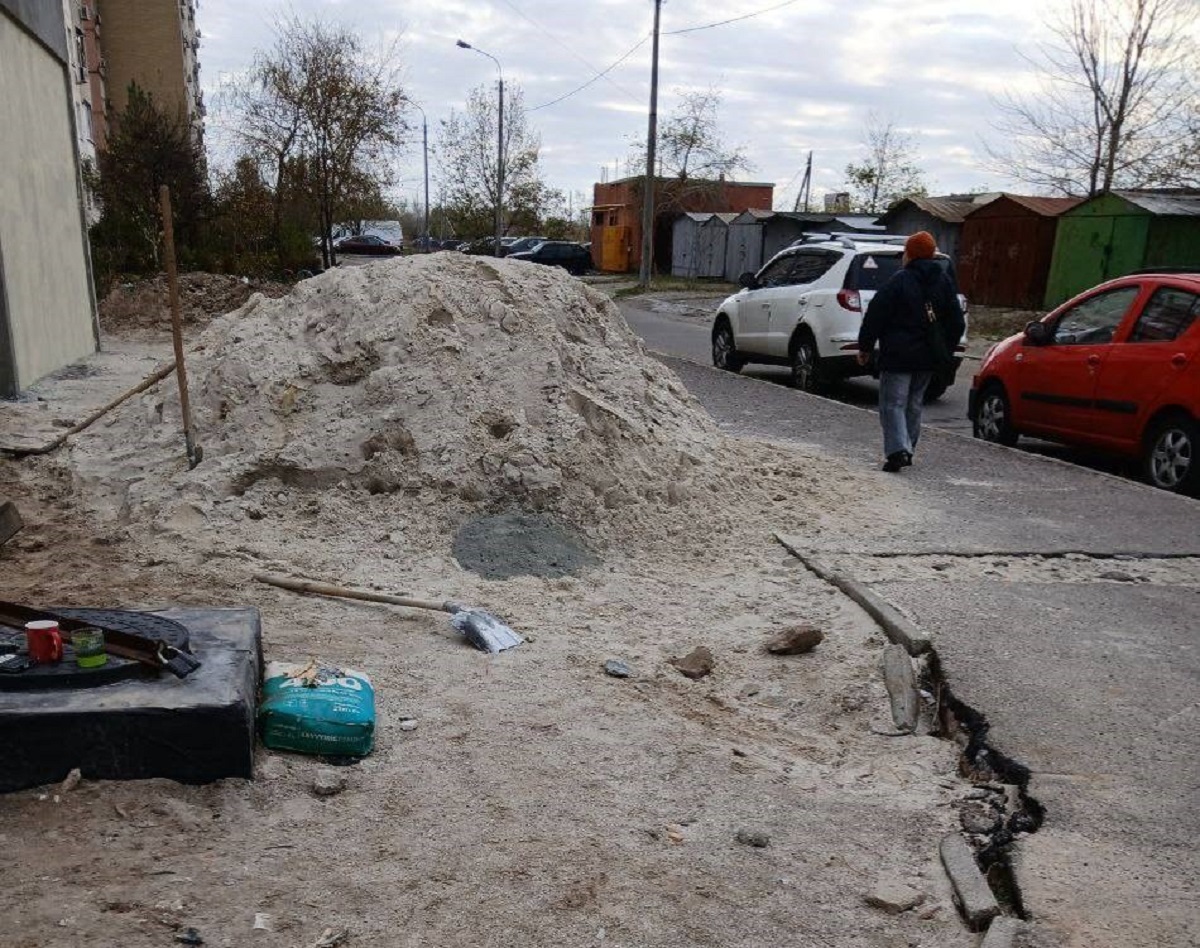 Перекопали вулицю - в одному з районів Запоріжжя проводили незаконний ремонт