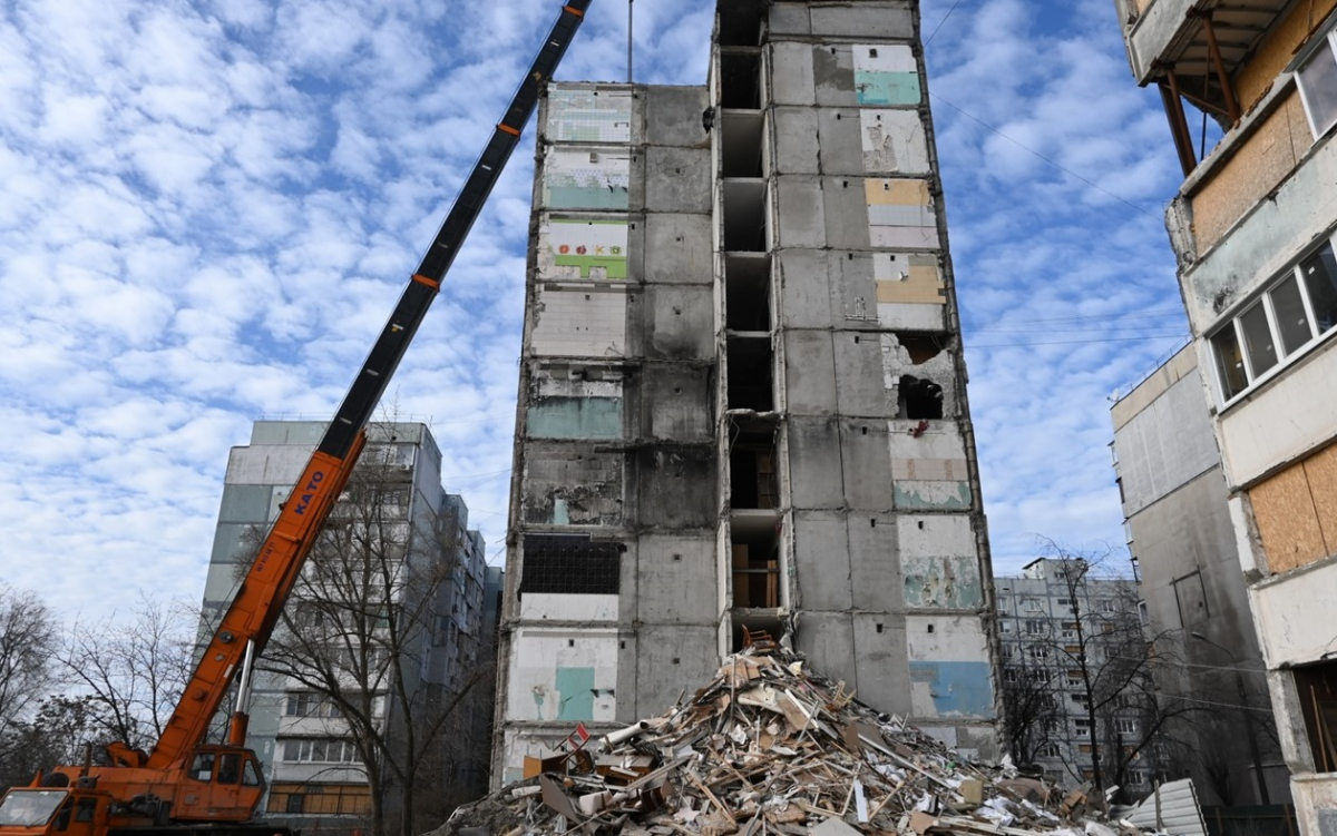 Змінили підрядника - відбудову багатоповерхівки на вулиці Запорізькій відновлять найближчими днями (фото, відео)