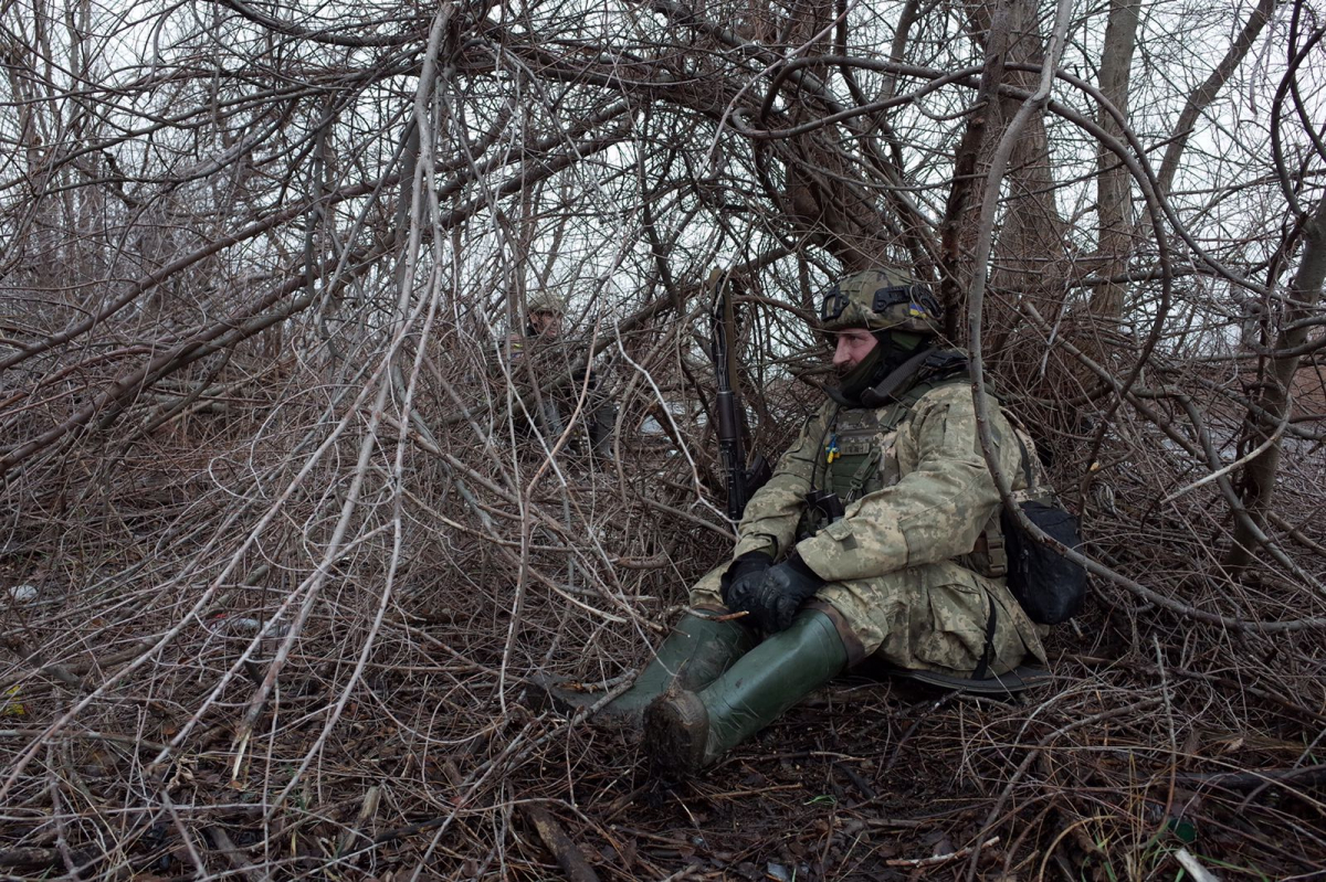 Іспанські журналісти потрапили під російський обстріл на Запоріжжі (фото)