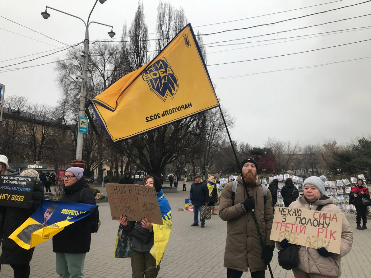 "Свято без свята” - у Запоріжжі рідні військовополонених нагадували суспільству про героїв, які знаходяться у полоні