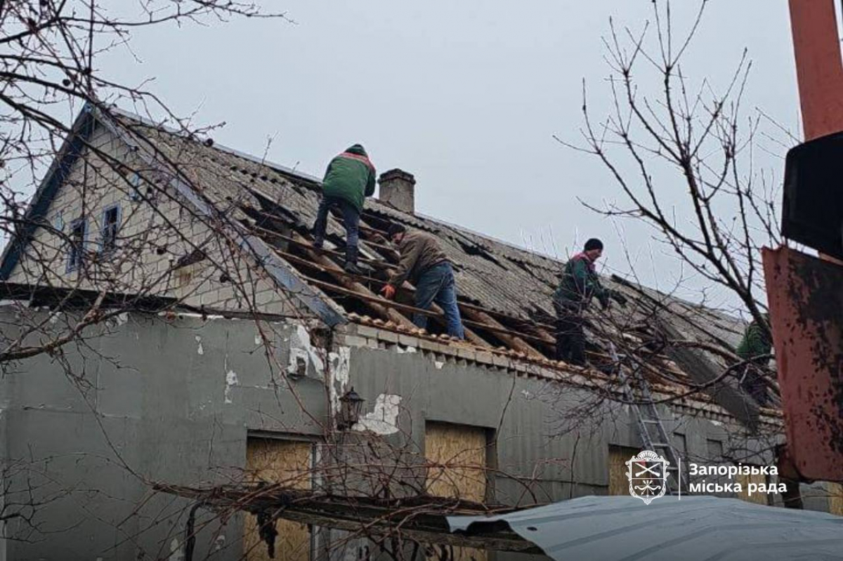 Допомога у відновленні пошкоджених будинків – які наслідки атаки росіян по Запоріжжю