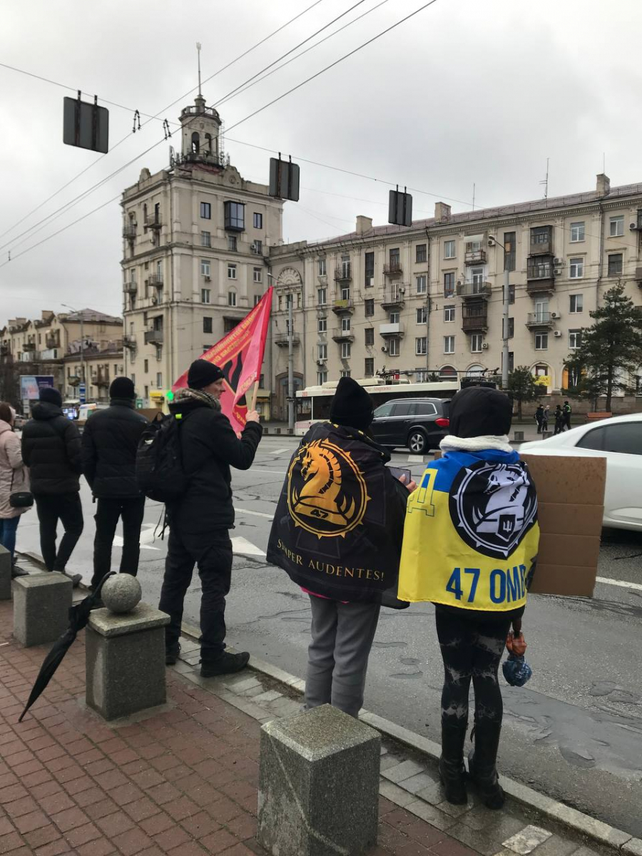 “Нас не зупинять ні сніг, ні дощ” - у Запоріжжі рідні військовополонених вимагали повернути героїв додому