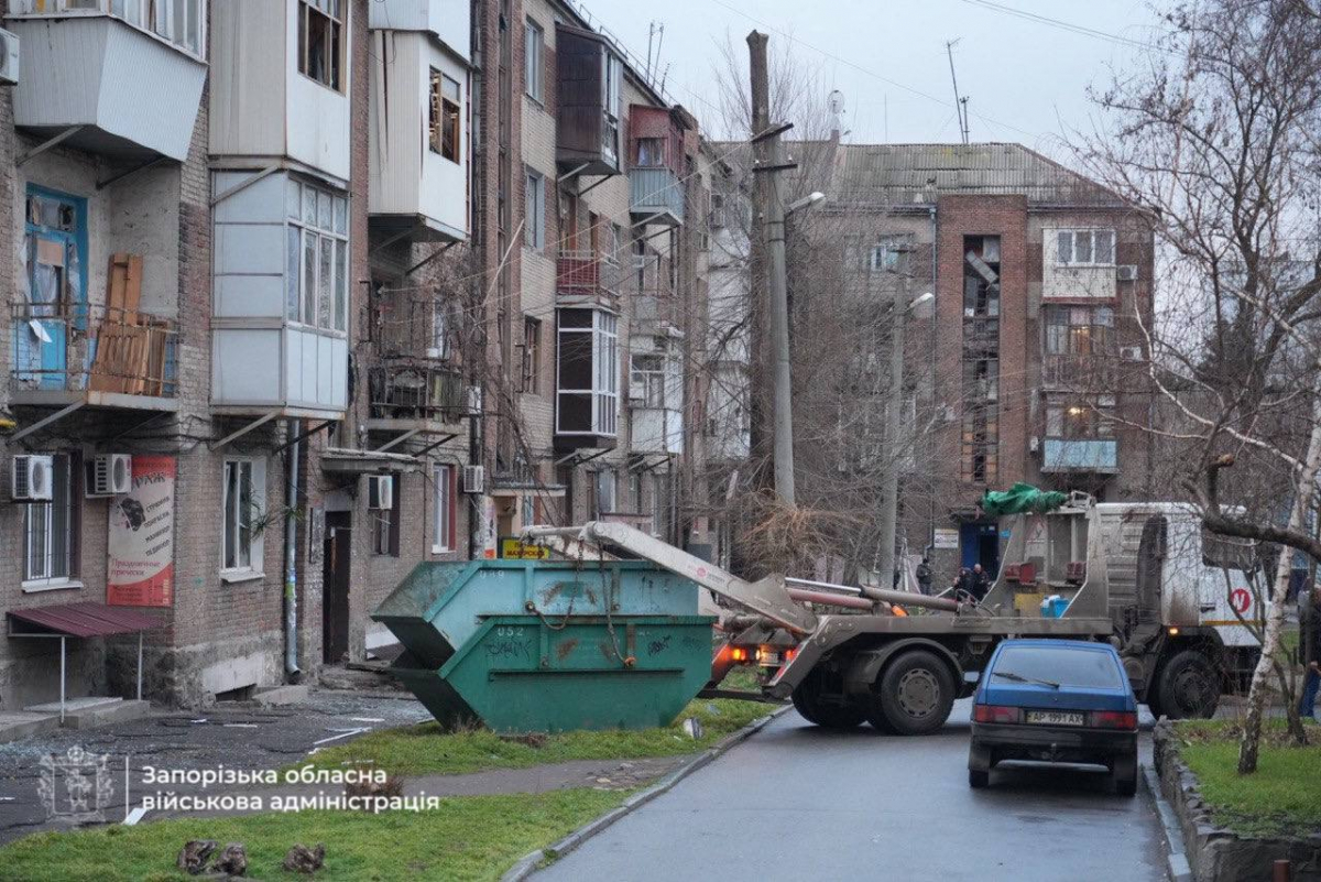 Ранок у Запоріжжі почався з вибухів - все, що наразі відомо про наслідки (фото, відео)