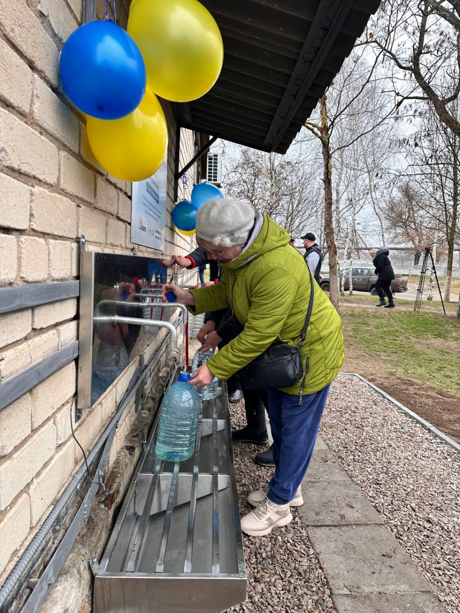 У селищі Запорізької області відкрили сучасний бювет з артезіанською водою - були проблеми після обміління Каховського водосховища