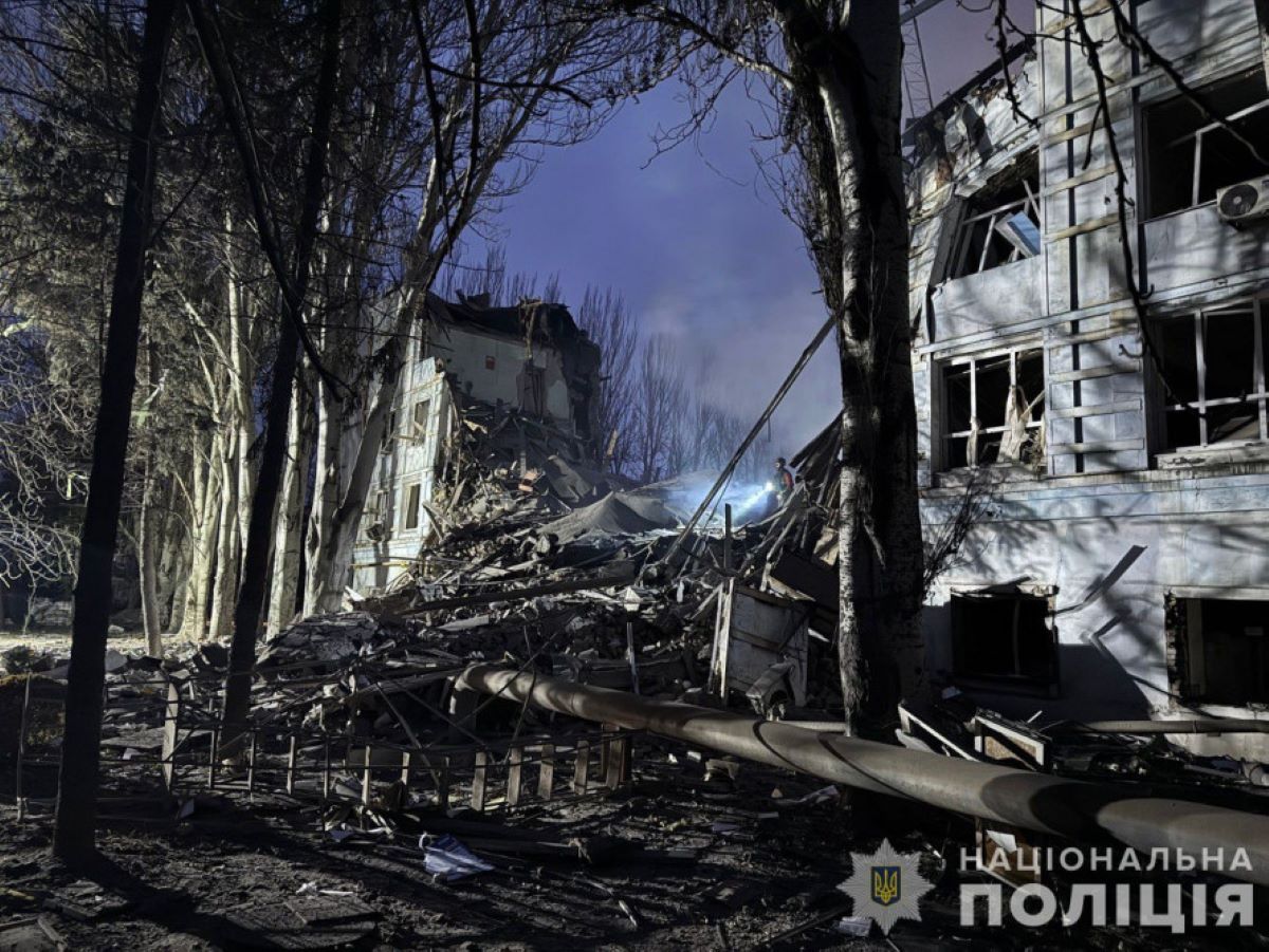 У Запоріжжі продовжують шукати людину, зниклу безвісті після ворожого обстрілу