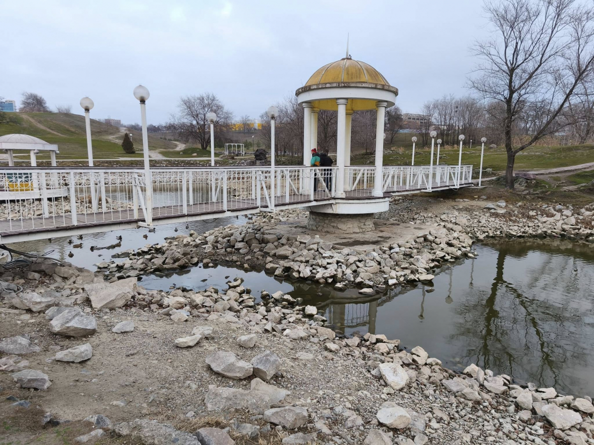 Як один з найкрасивіших парків Запоріжжя готують до весни - фото