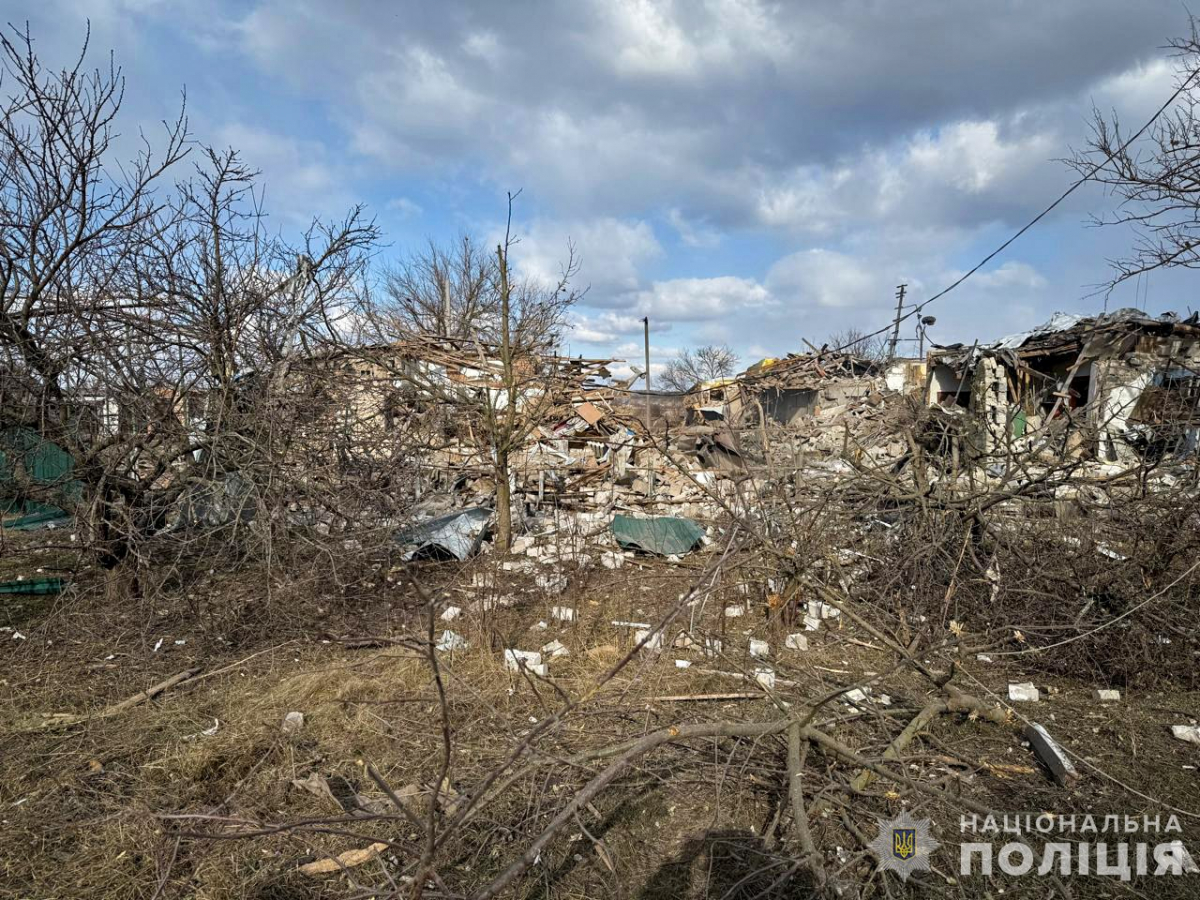 Опинився під завалами - внаслідок ворожих обстрілів Запорізької області був поранений чоловік (фото)