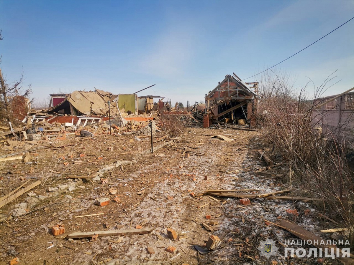 Опинився під завалами - внаслідок ворожих обстрілів Запорізької області був поранений чоловік (фото)