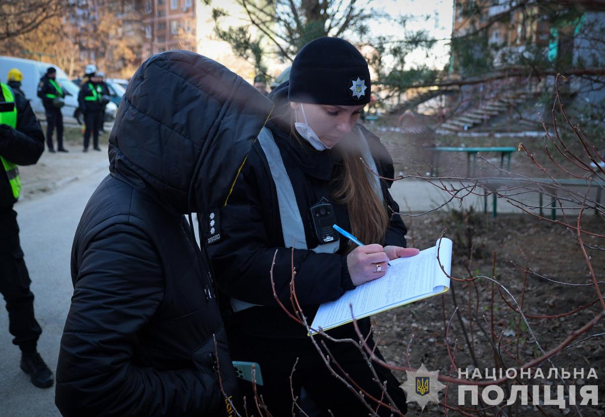 Три десятки собак в квартирі - у Запоріжжі поліція розслідує факт жорстокого поводження з тваринами (відео)