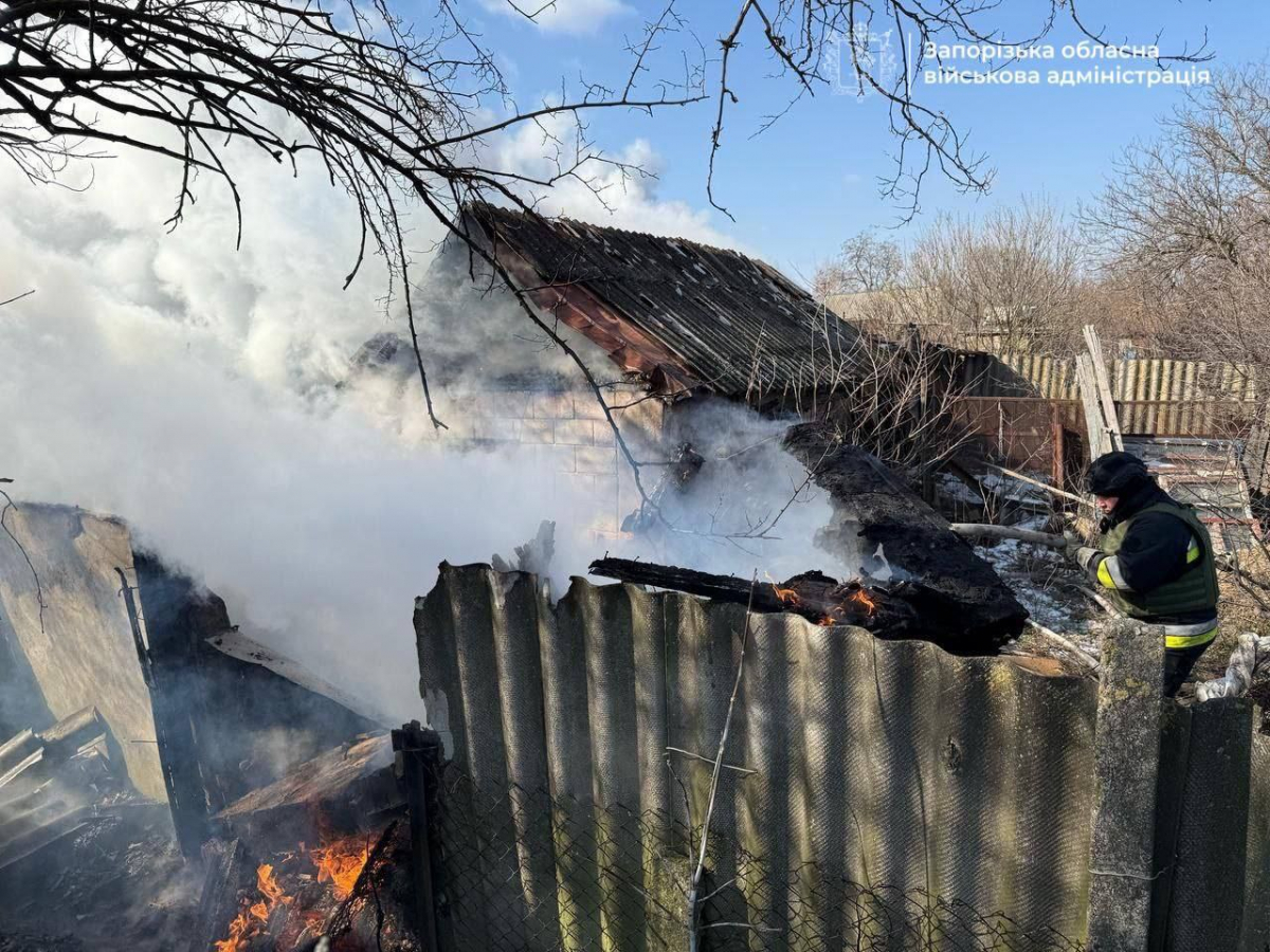 У прифронтовому місті Запорізької області росіяни атакували дроном автівку ДСНС