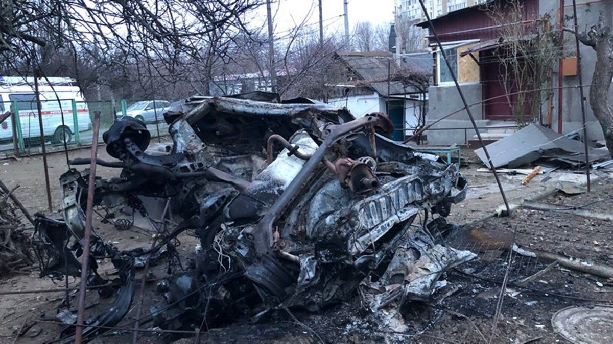 "Все загорілося миттєво" - що розповідають очевидці нічної масованої атаки в Запоріжжі (фото)