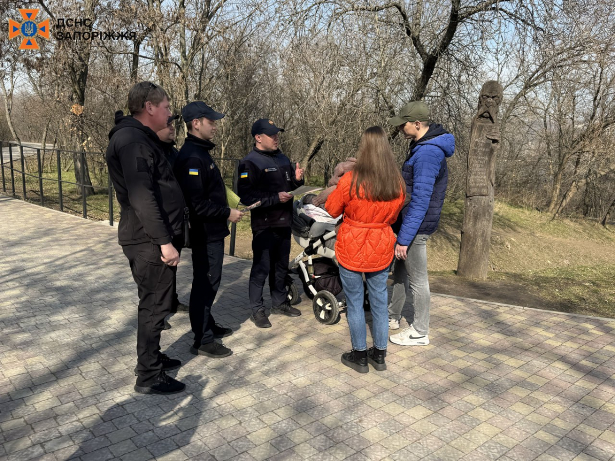 8 березня поліцейські та рятувальники зупиняли відпочиваючих на Хортиці - фото