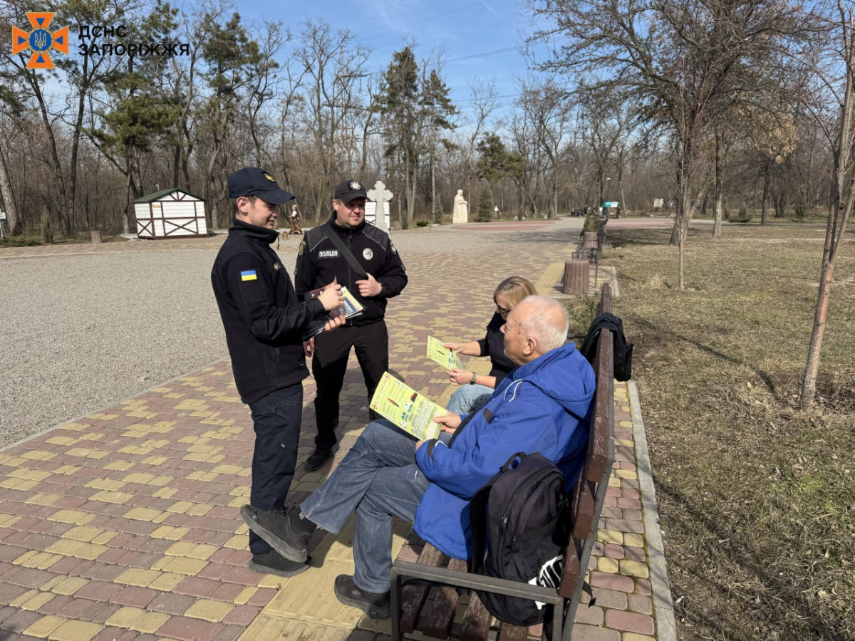 8 березня поліцейські та рятувальники зупиняли відпочиваючих на Хортиці - фото