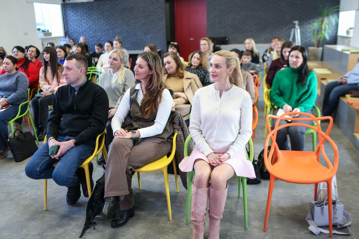 Метінвест та Запоріжсталь профінансували навчання освітян за методикою Хібукі-терапії в Запоріжжі