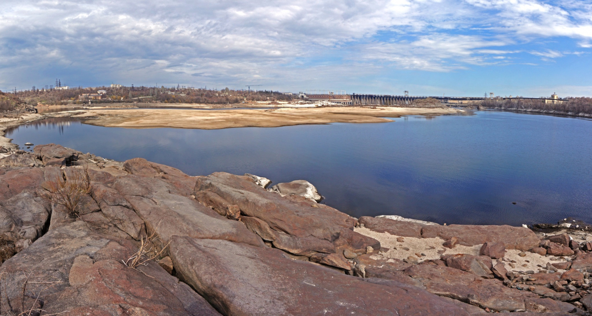 Острів, що нагадує черепаху - запорізькі скелі вражають своєю красою (фото)
