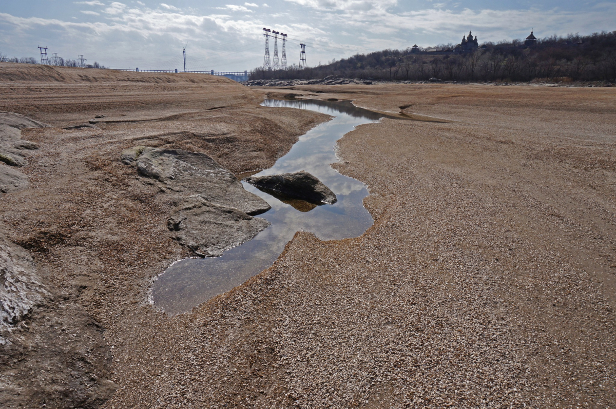 Острів, що нагадує черепаху - запорізькі скелі вражають своєю красою (фото)
