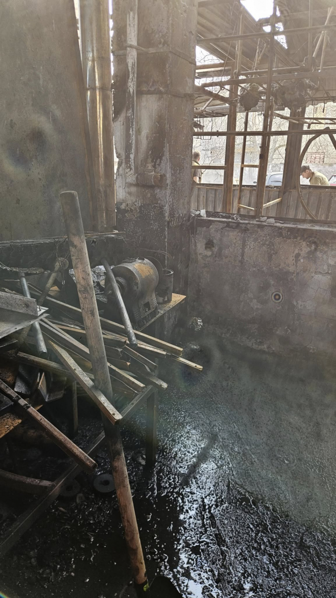 Внаслідок ворожої атаки у Запоріжжі зруйновано підприємство одного із засновників волонтерського центру "Паляниця" - фото