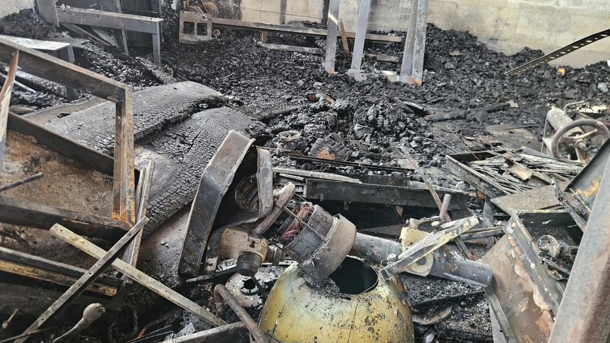 Внаслідок ворожої атаки у Запоріжжі зруйновано підприємство одного із засновників волонтерського центру "Паляниця" - фото