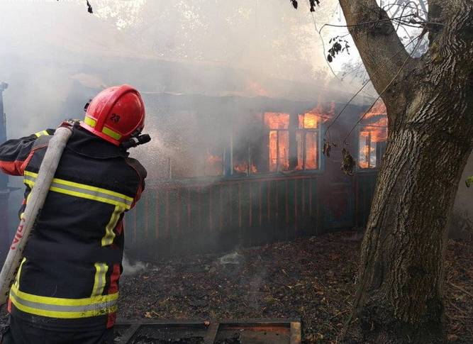 Під час гасіння знайшли загиблого - у селі Запорізького району спалахнула пожежа в приватному будинку