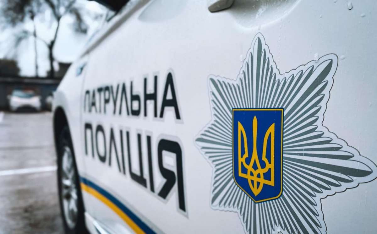У Запоріжжі патрульні допомогли літній жінці, яка загубилась