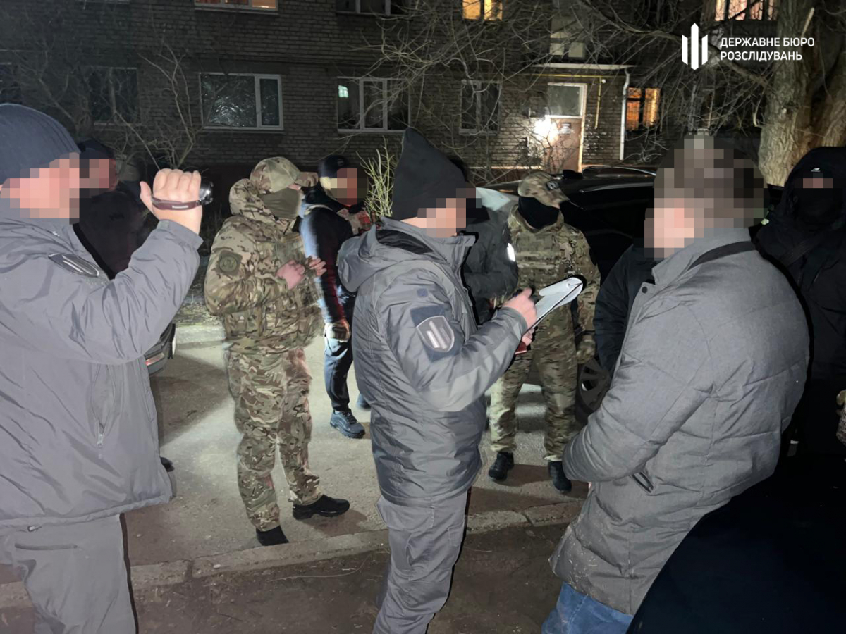 Дезертирство "під ключ" - запорізький адвокат разом з дружиною допомагав військовим тікати зі служби (фото)