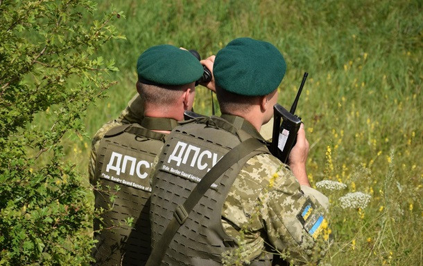 Ховалися у темряві - мешканець Запорізької області з напарником намагався втекти за кордон через мобілізацію (фото, відео)