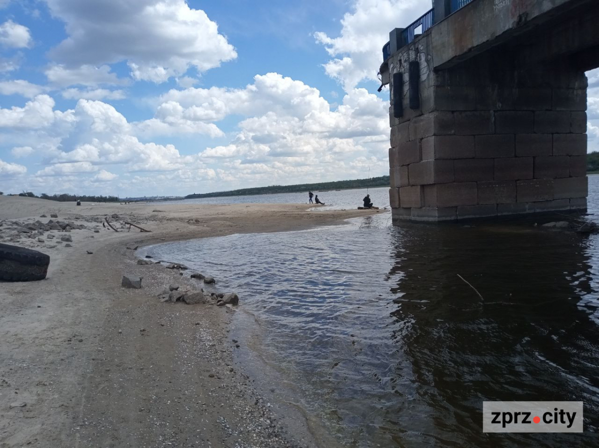 Як виглядає Центральний пляж Запоріжжя майже через два роки після підриву Каховської ГЕС - фото
