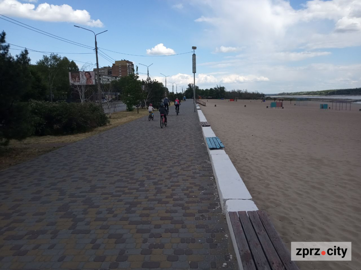 Як виглядає Центральний пляж Запоріжжя майже через два роки після підриву Каховської ГЕС - фото