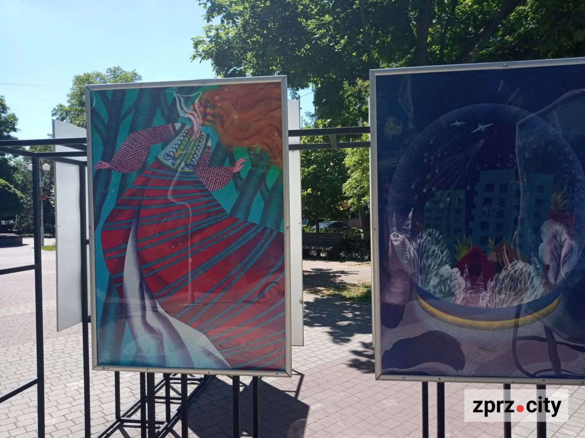 На вулицях Запоріжжі з'явилися нові плакати воєнного часу - фото