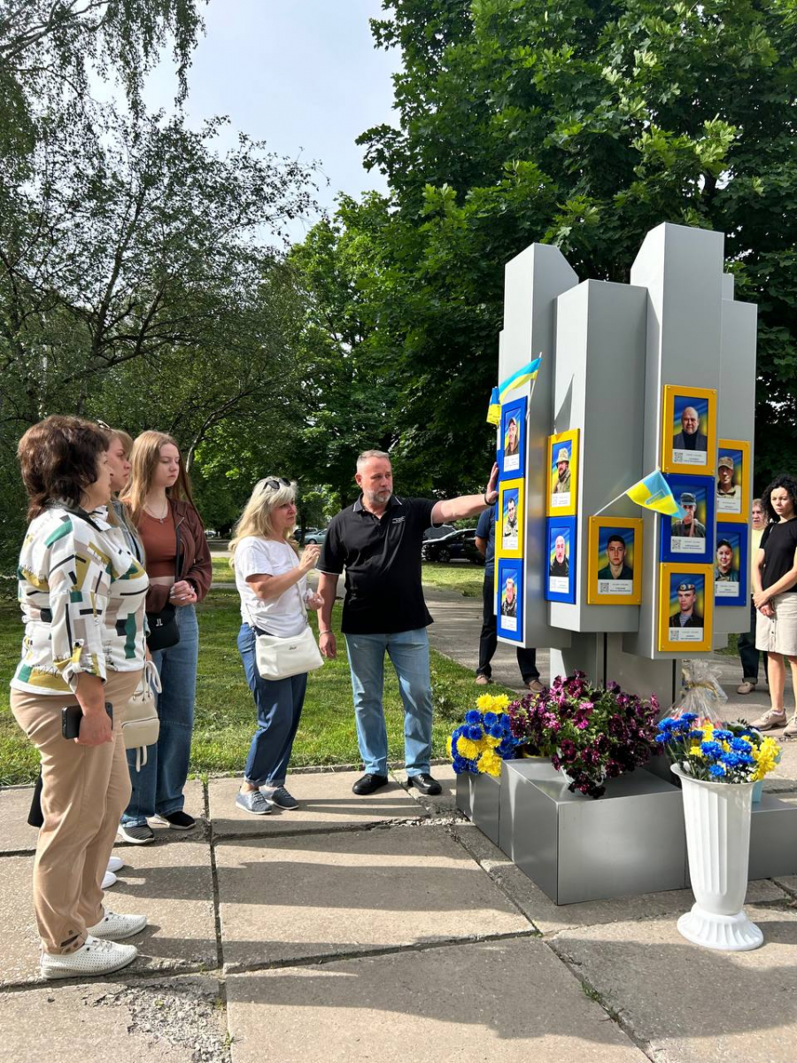 Нагороду вручили батькам та дружині - Президент посмертно відзначив героя із Запорізької області орденом "За мужність" 