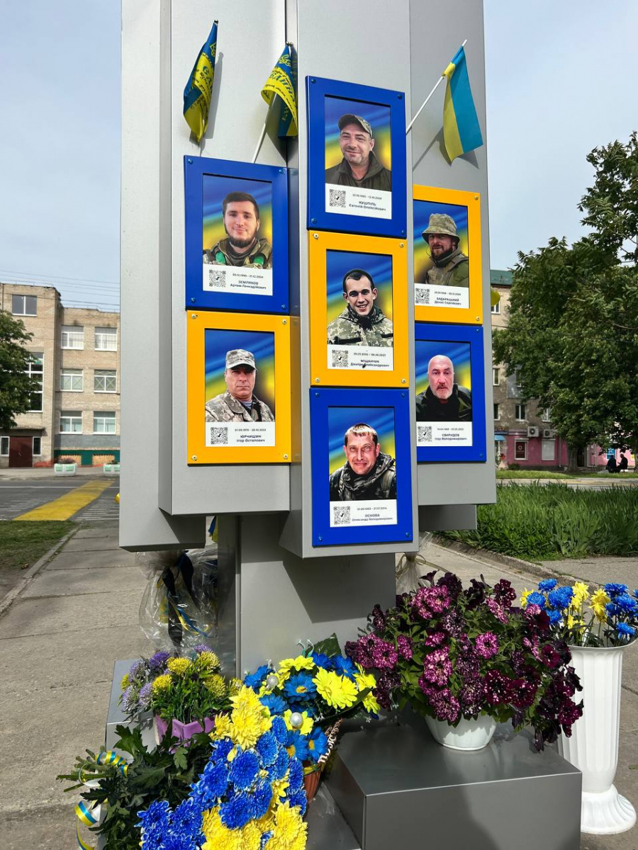 Нагороду вручили батькам та дружині - Президент посмертно відзначив героя із Запорізької області орденом "За мужність" 